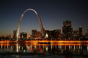 St. Louis on the Mississippi River, Gateway Arch and Old Courthouse. Courtesy of Daniel Schwen, January 27, 2008